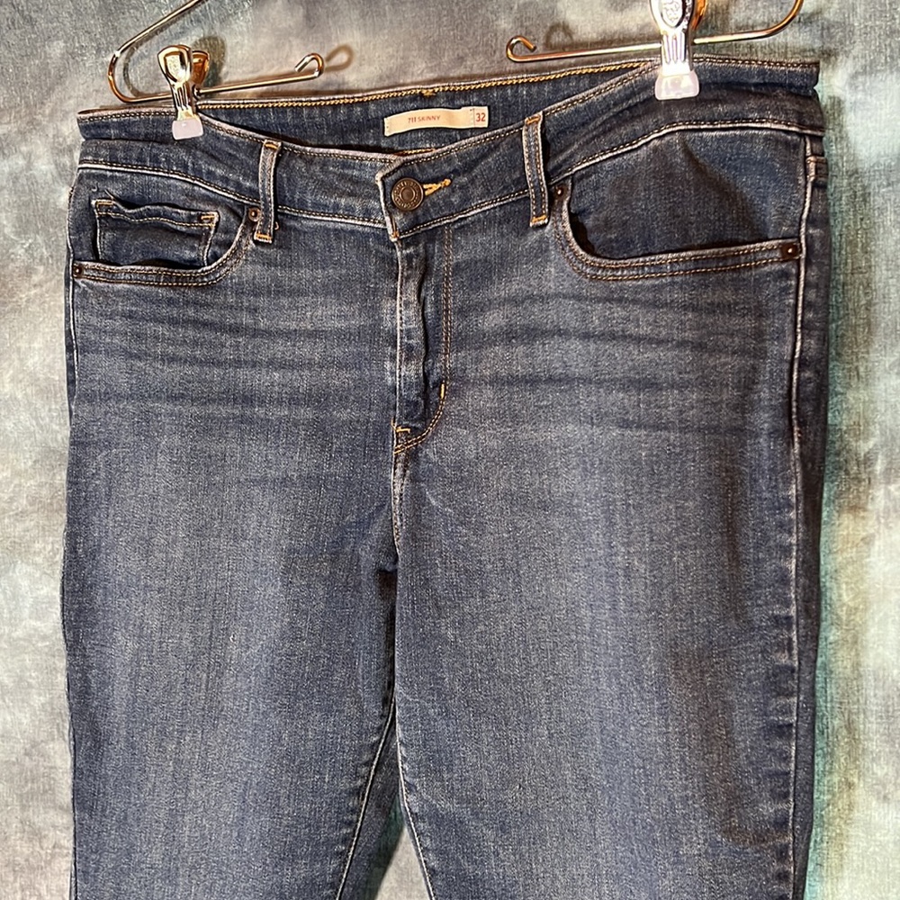 Levi’s 711 Skinny Distressed Jeans Women's size 32 - Picture 4 of 16
